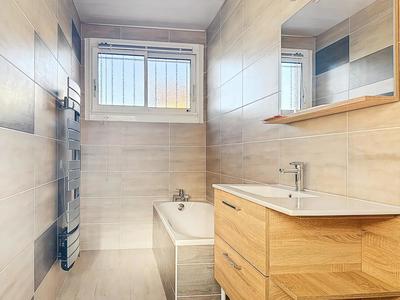 Maison - 144 m² - 6 pièces