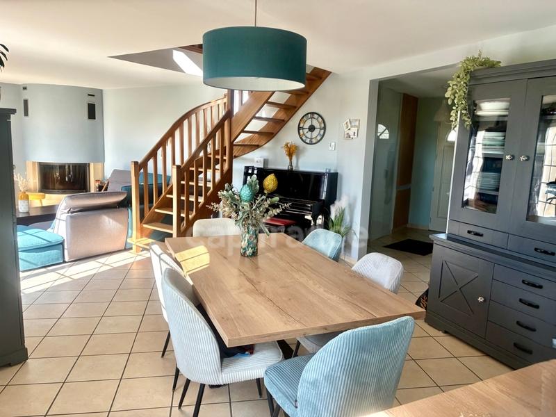 Maison - 226 m² - 8 pièces