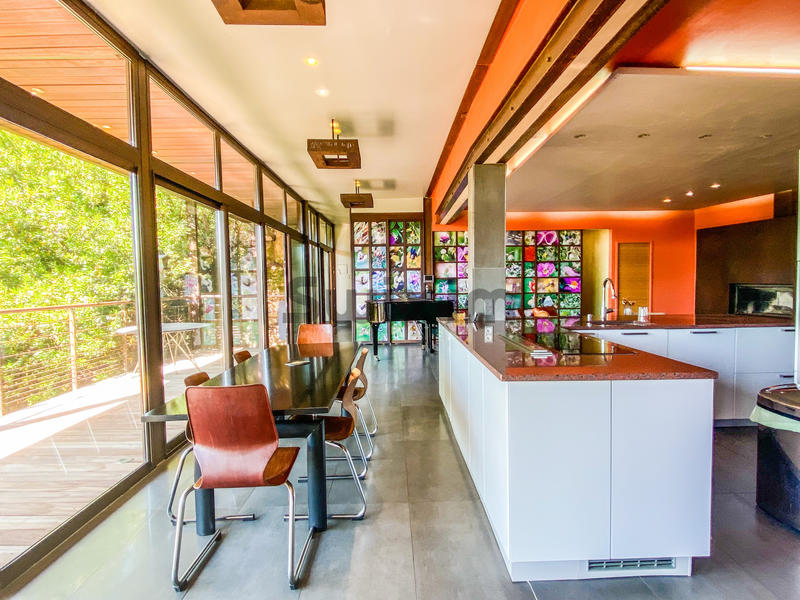 Propriété - 300 m² - 8 pièces