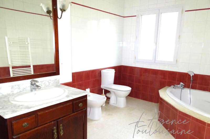 Villa - 231 m² - 6 pièces