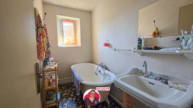 Maison - 640 m² - 16 pièces