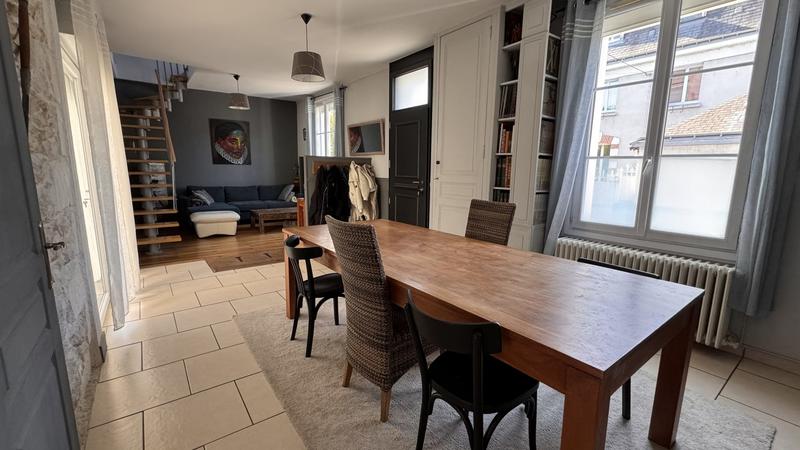 Maison - 121 m² - 5 pièces