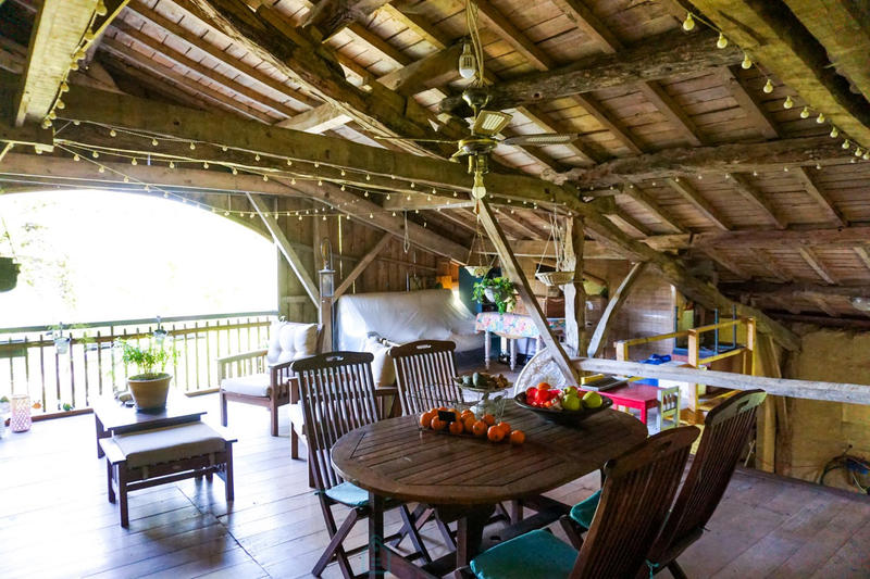 Maison - 220 m² - 8 pièces