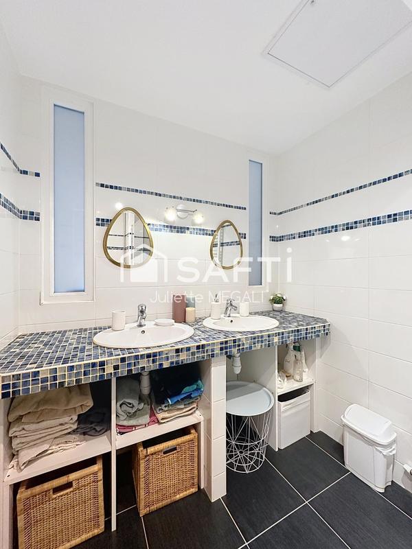 Maison - 331 m² - 8 pièces