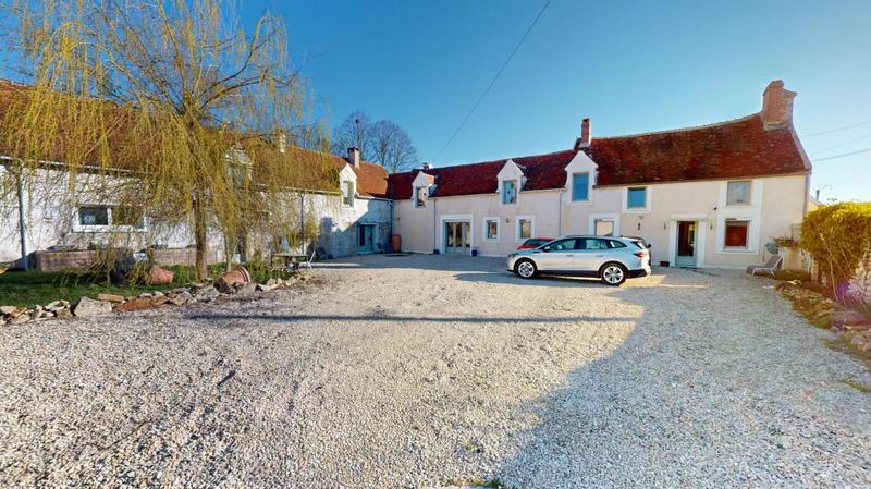 Maison - 570 m² - 15 pièces