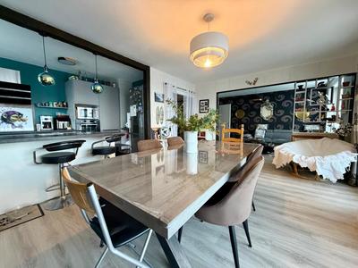Appartement - 90 m² - 4 pièces