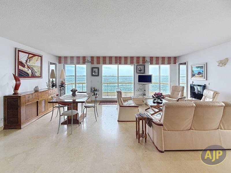 Appartement - 84 m² - 3 pièces