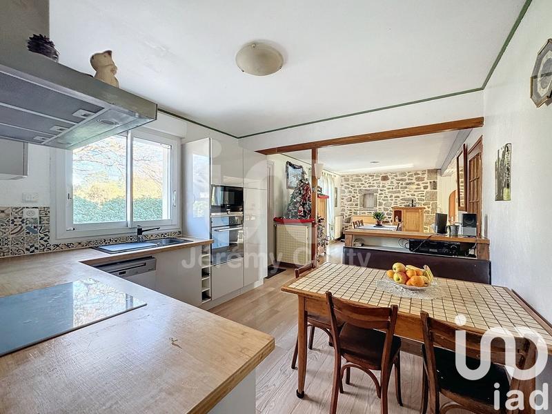 Maison - 140 m² - 6 pièces