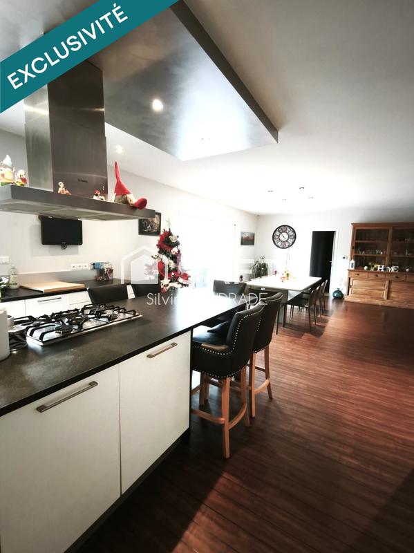 Maison - 257 m² - 6 pièces