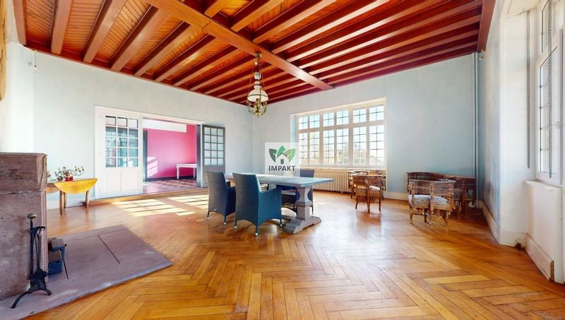 Maison - 460 m² - 15 pièces