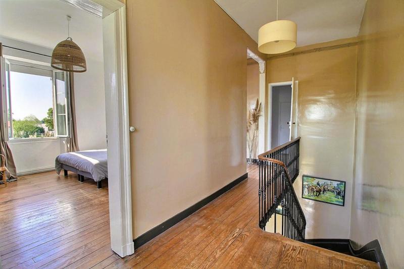 Maison - 211 m² - 6 pièces