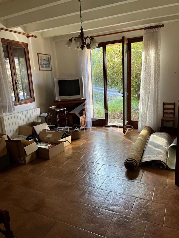 Villa - 215 m² - 9 pièces