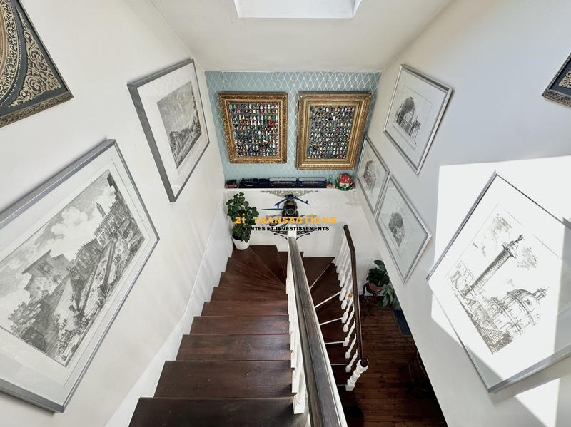 Maison - 170 m² - 10 pièces