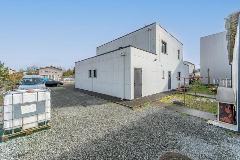 Bureau - 244 m² - 4 pièces