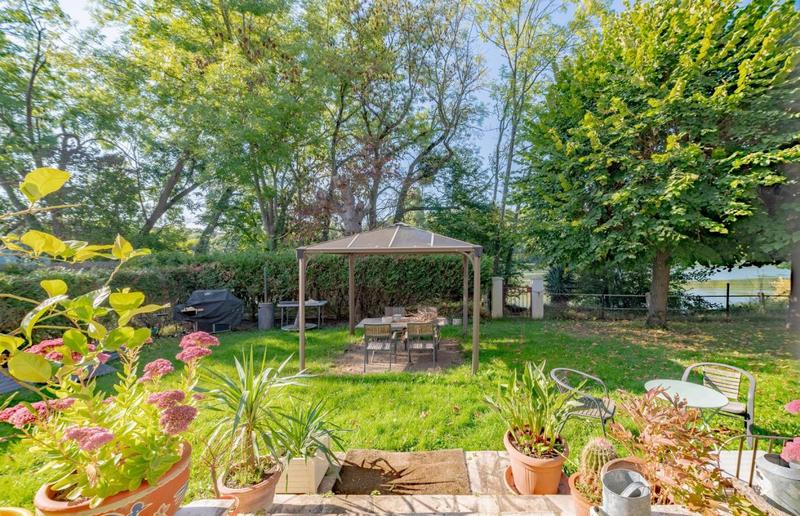 Propriété - 800 m² - 10 pièces