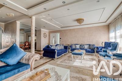 Maison - 190 m² - 8 pièces