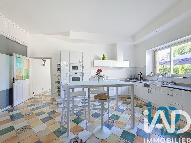 Maison - 760 m² - 11 pièces