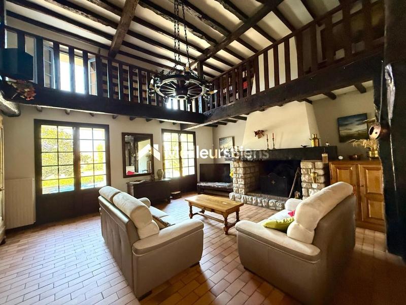 Maison - 248 m² - 7 pièces