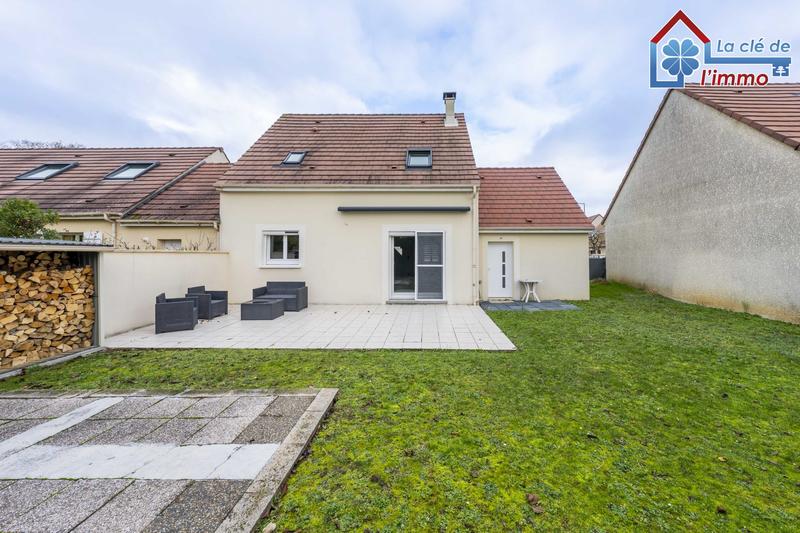 Maison traditionnelle - 80 m² - 5 pièces