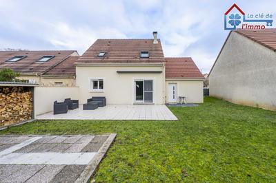 Maison traditionnelle - 80 m² - 5 pièces