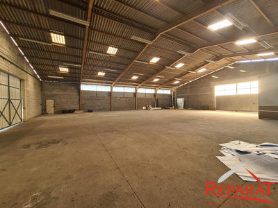 Entrepôt - 650 m²