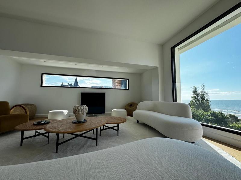 Maison contemporaine - 417 m² - 10 pièces