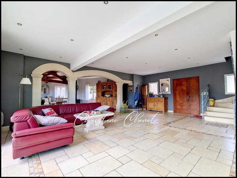 Maison - 174 m² - 5 pièces