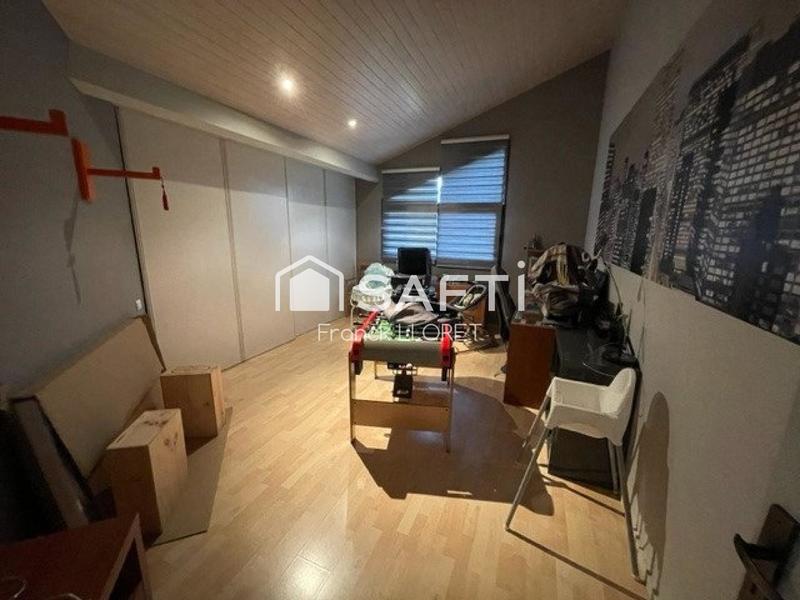 Maison - 300 m² - 11 pièces