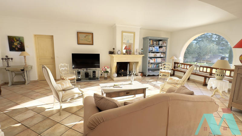 Maison - 185 m² - 5 pièces