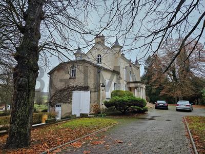 Maison - 375 m² - 15 pièces