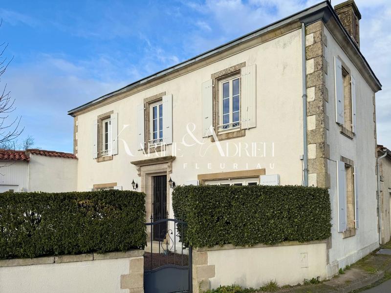 Maison - 140 m² - 6 pièces