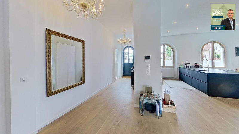 Maison - 308 m² - 8 pièces