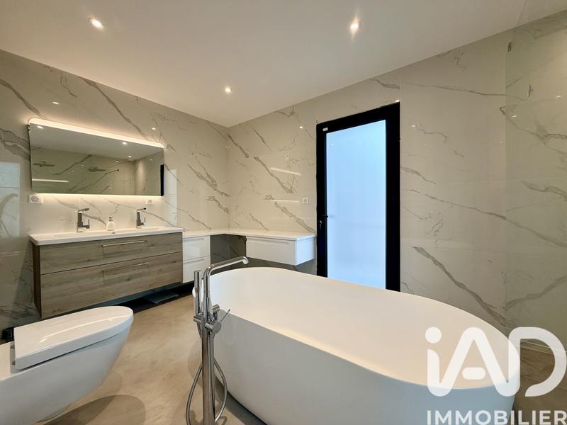 Maison - 177 m² - 6 pièces