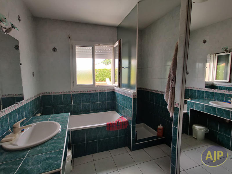 Maison - 103 m² - 4 pièces