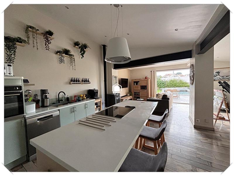 Maison - 105 m² - 4 pièces