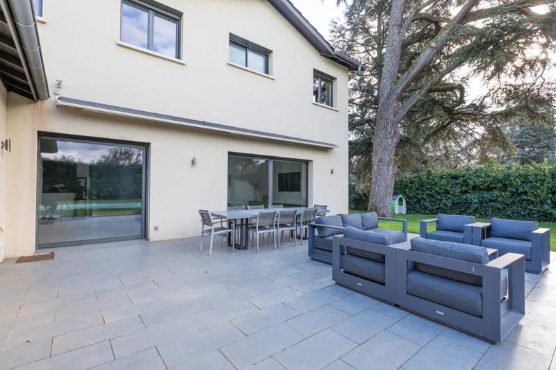 Maison - 300 m² - 7 pièces