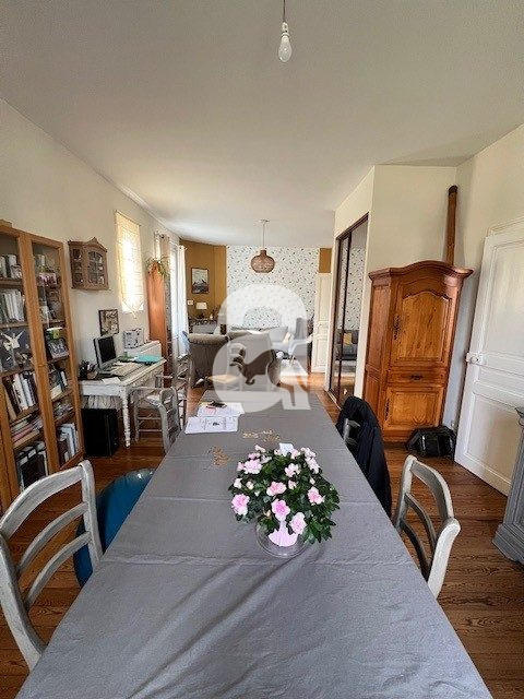 Maison - 110 m² - 8 pièces