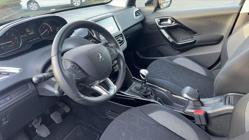 Peugeot 2008 1.2 PureTech 110 Signature