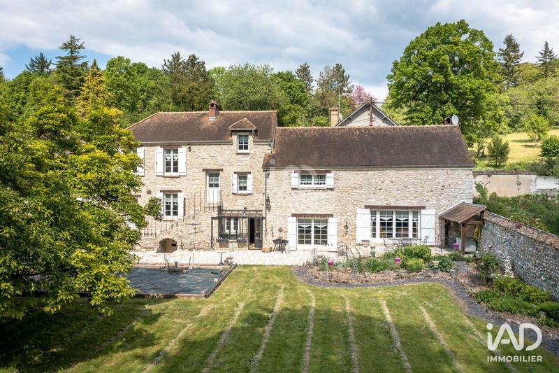 Maison - 185 m² - 8 pièces