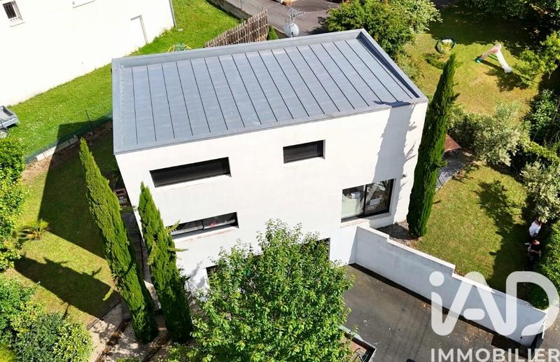 Maison - 120 m² - 4 pièces