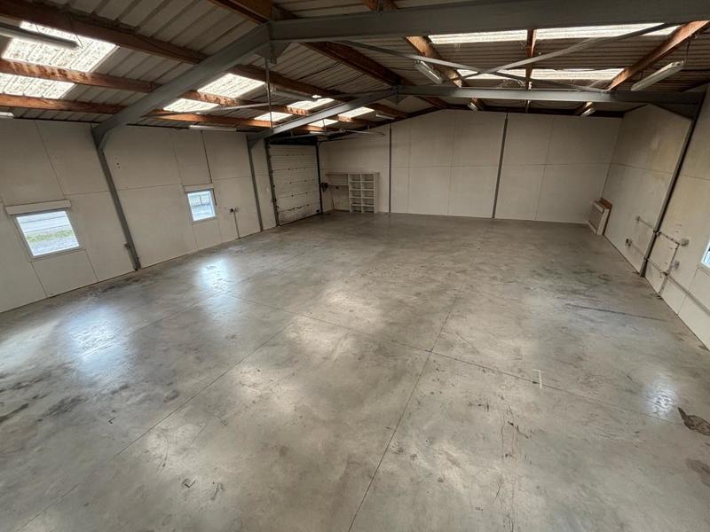 Entrepôt - 264 m²