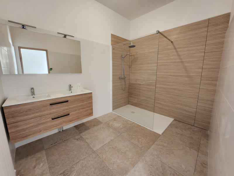 Maison - 180 m² - 7 pièces