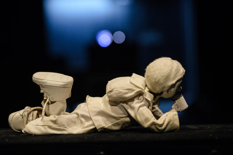 Un Bateau   (Marionnettes, musique, images animée, histoires sans paroles)