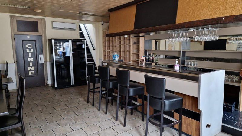 Local commercial - 270 m² - 10 pièces