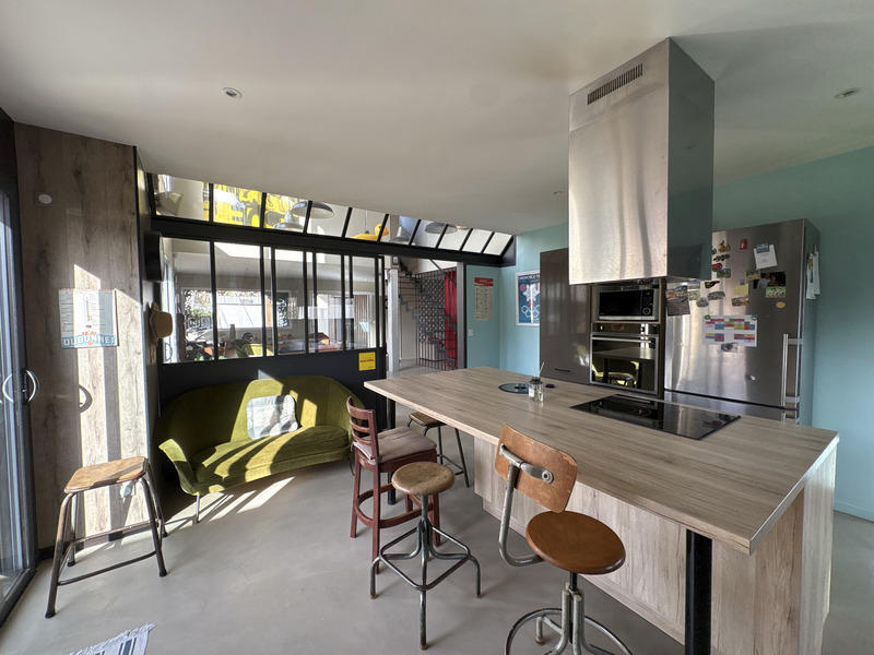 Maison - 228 m² - 7 pièces