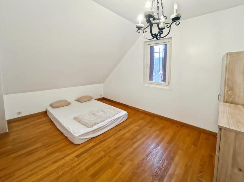 Maison - 263 m² - 8 pièces