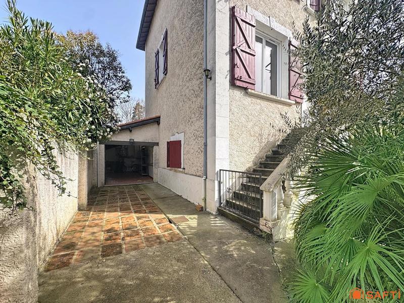 Maison - 200 m² - 6 pièces