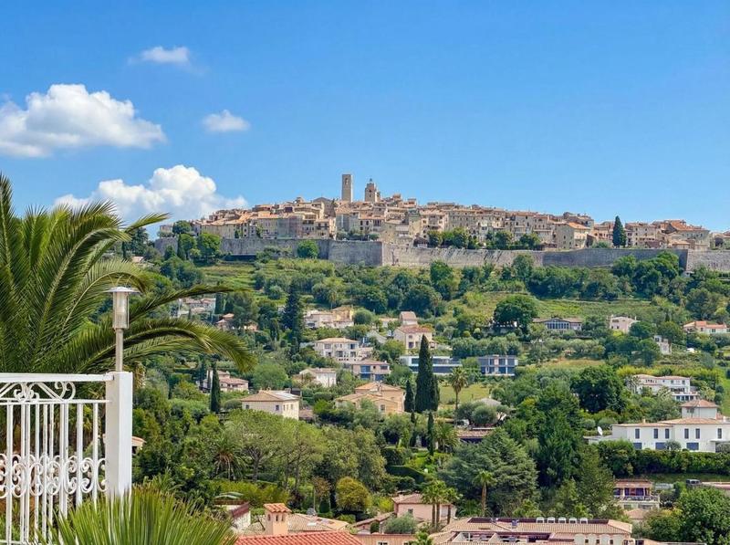 Maison - 270 m² - 4 pièces