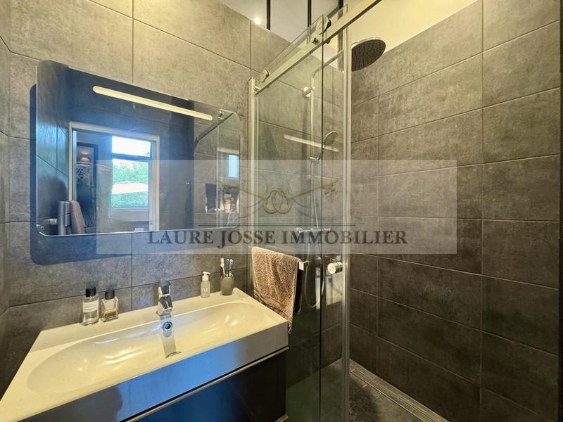 Appartement - 100 m² - 5 pièces