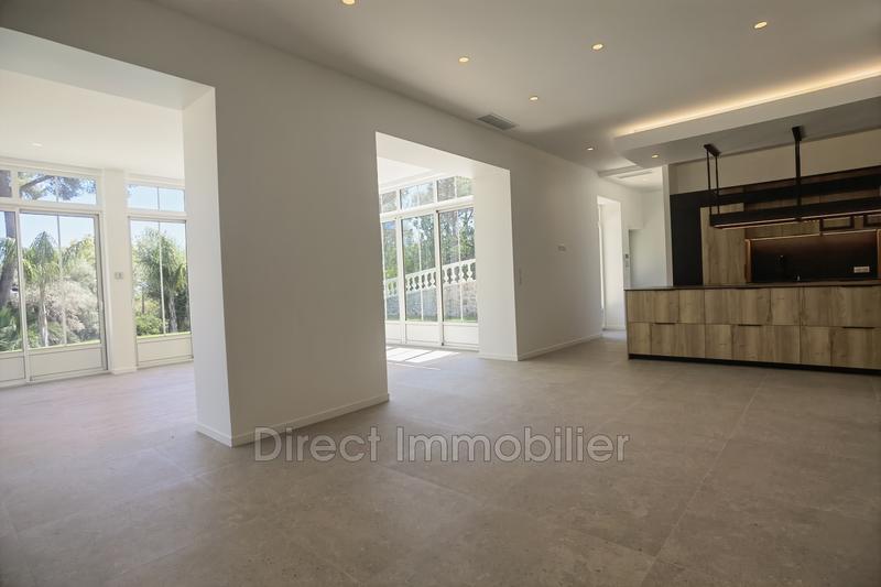 Maison - 245 m² - 6 pièces